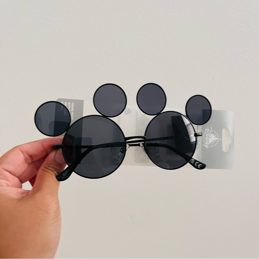 2025 DISNEY PARKS Mickey Mouse Ear Black Tinted Sunglasses 100% UVA Protection